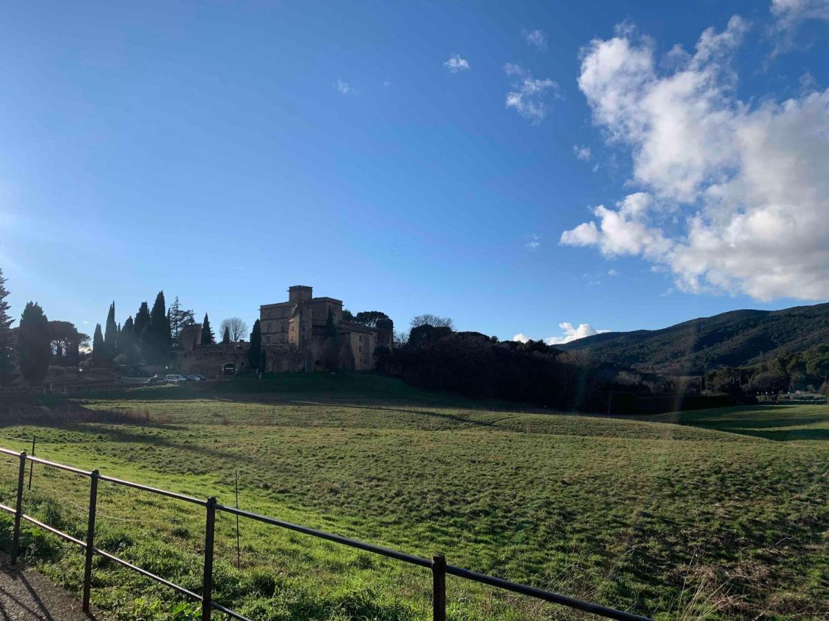 Villa Le Cabanon De Livia Avec Piscine Privee Cucuron Exterior foto