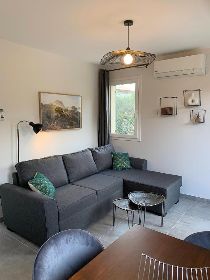 Villa Le Cabanon De Livia Avec Piscine Privee Cucuron Exterior foto