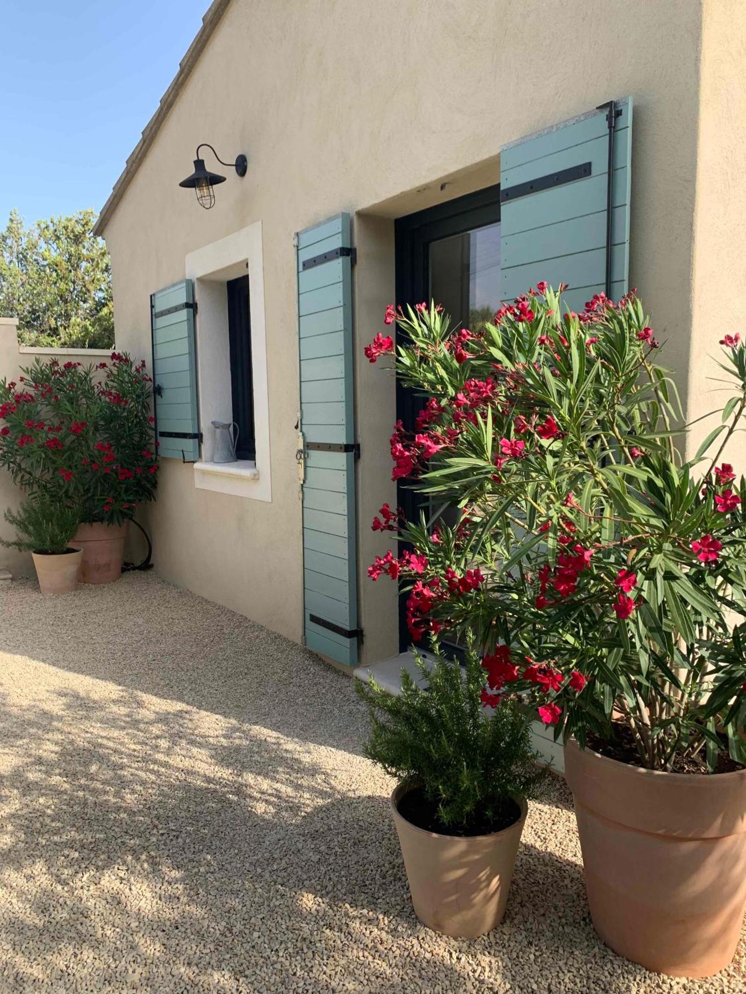 Villa Le Cabanon De Livia Avec Piscine Privee Cucuron Exterior foto