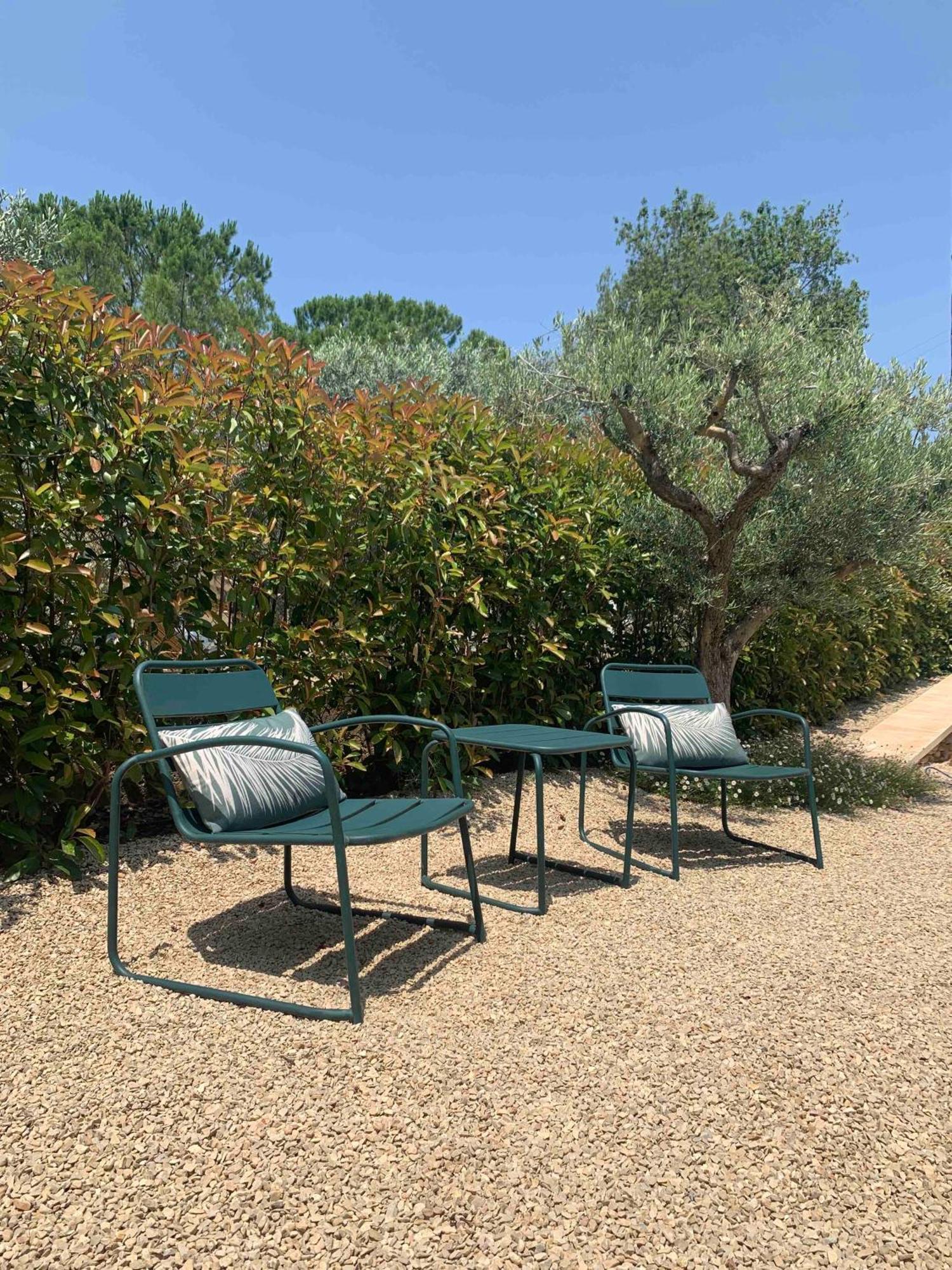 Villa Le Cabanon De Livia Avec Piscine Privee Cucuron Exterior foto